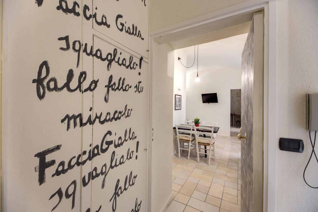Vico Street Apartment Naples Room photo