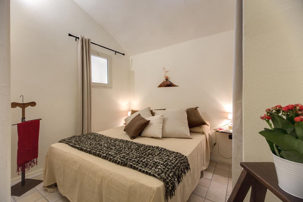 Vico Street Apartment Naples Room photo