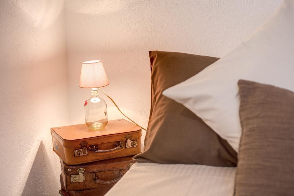 Vico Street Apartment Naples Room photo