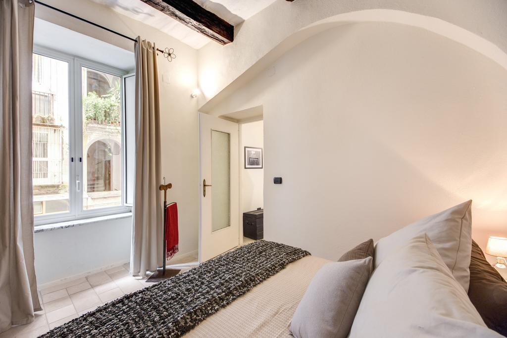 Vico Street Apartment Naples Room photo